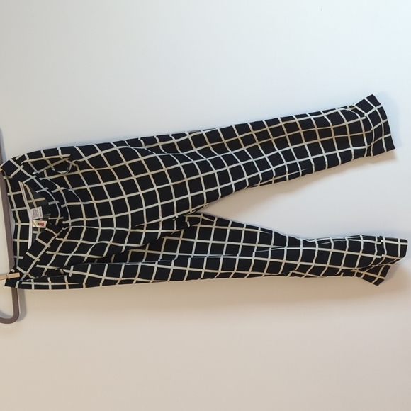 Lulu's black and white print pants - Picture 7 of 9